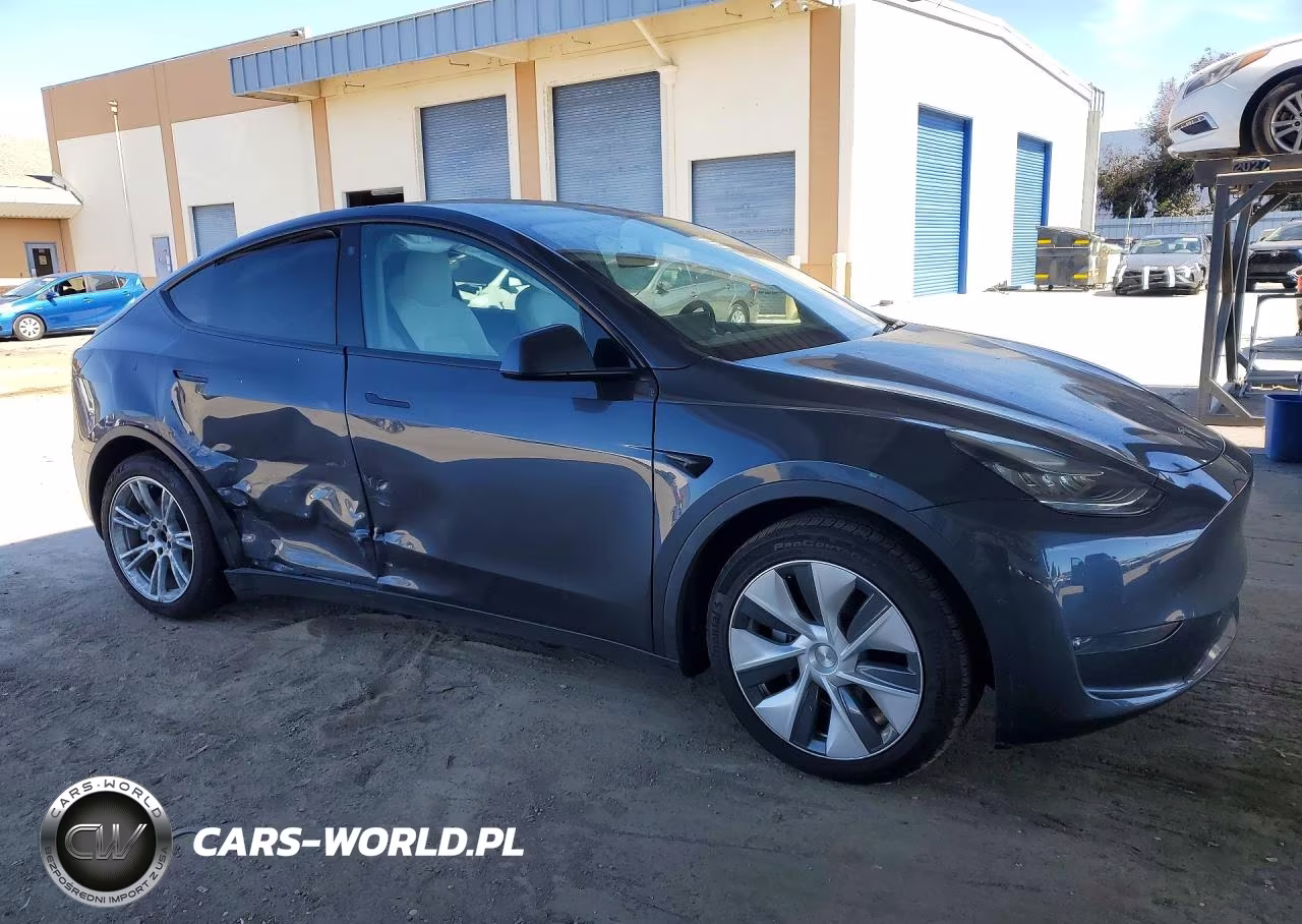2021 Tesla Model Y VIN:5YJYGDEEXMF064886 - 4