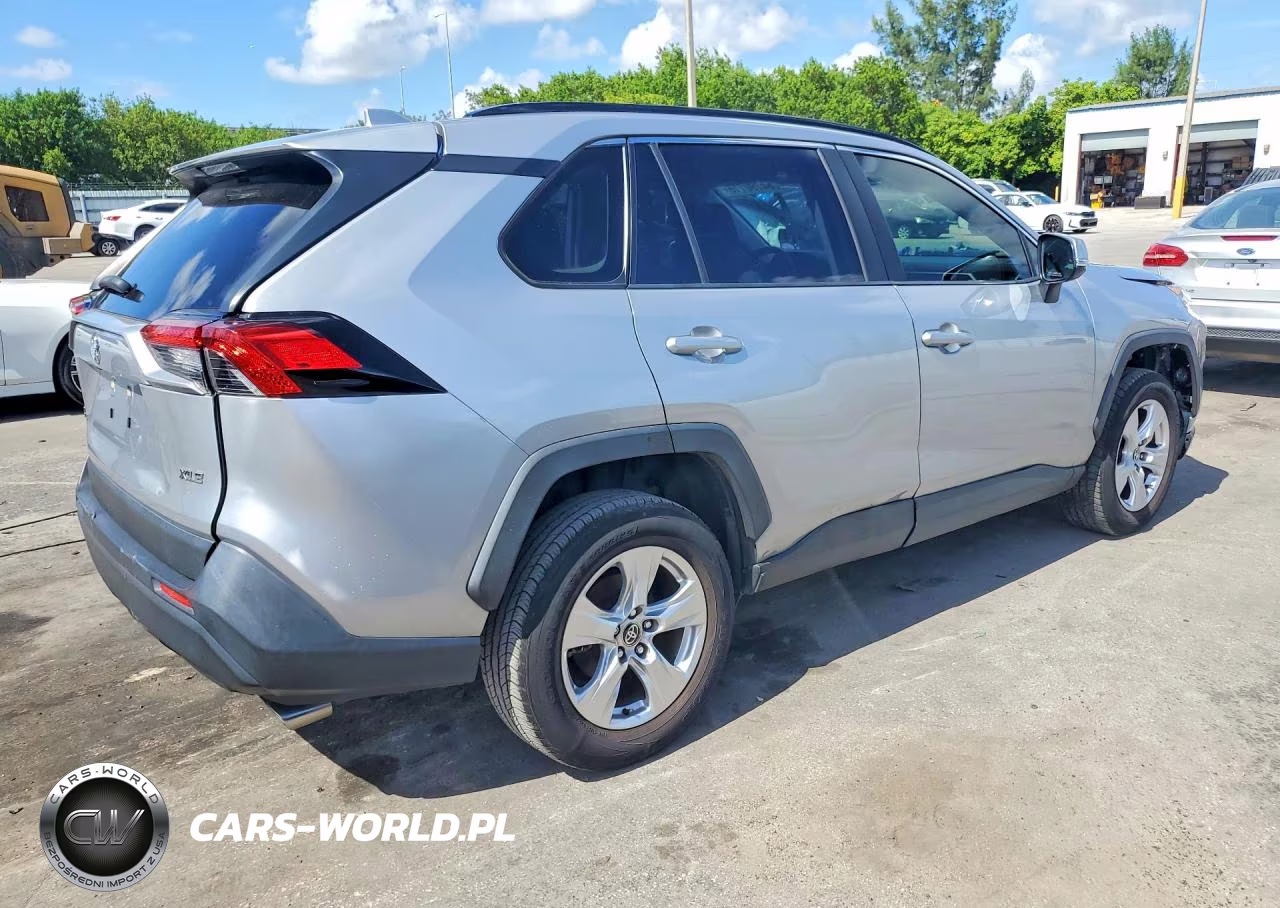 2020 Toyota Rav4 Xle VIN:JTMW1RFV2LJ018500 - 3