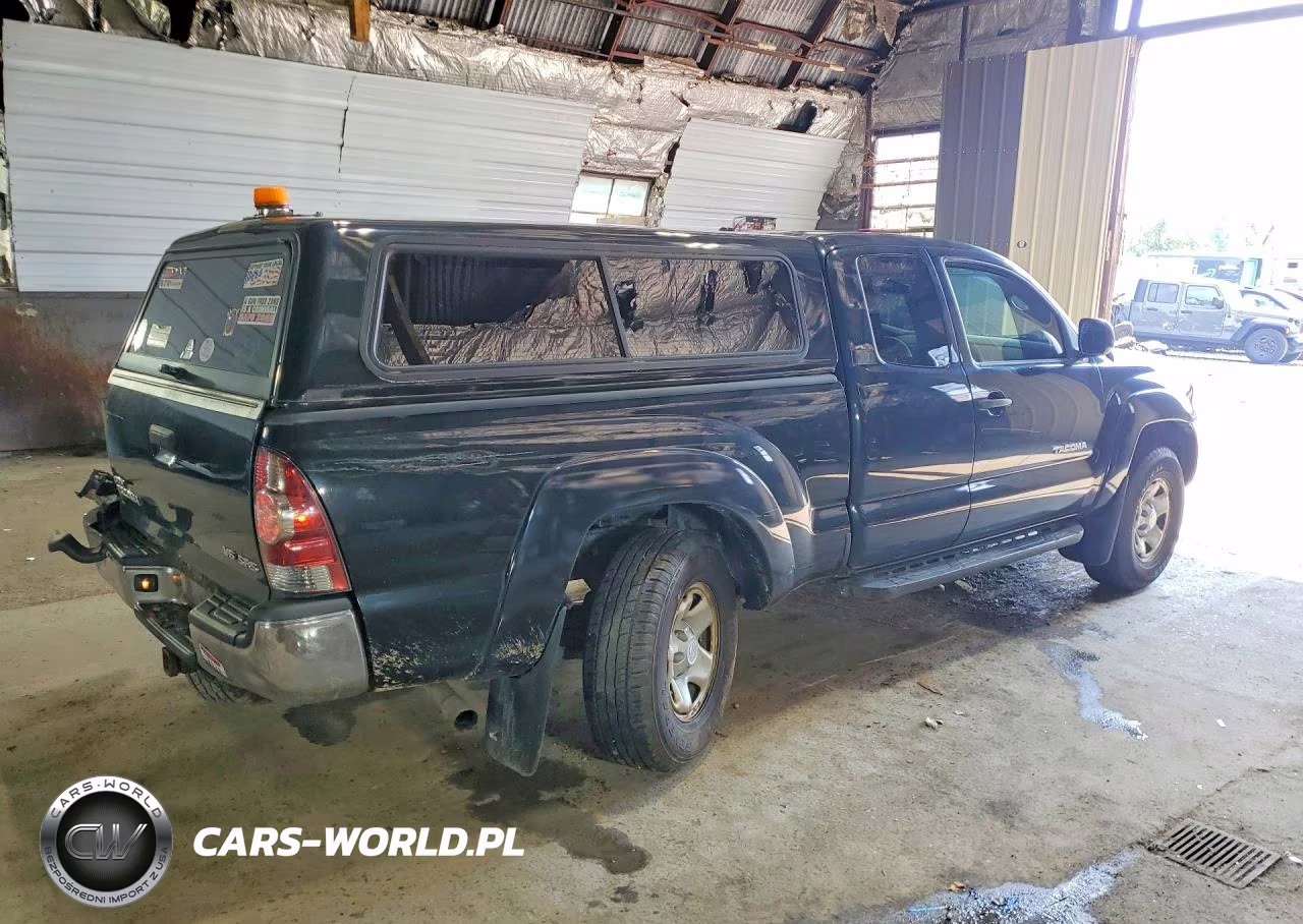 2010 Toyota Tacoma V6 VIN:5TEUU4ENXAZ747981 - 3