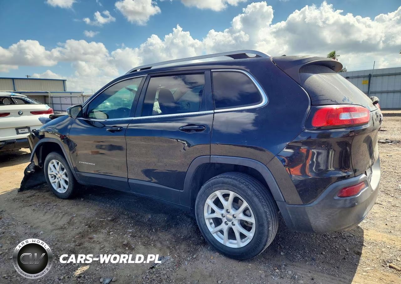 2016 Jeep Cherokee Latitude VIN:1C4PJLCS7GW108570 - 2