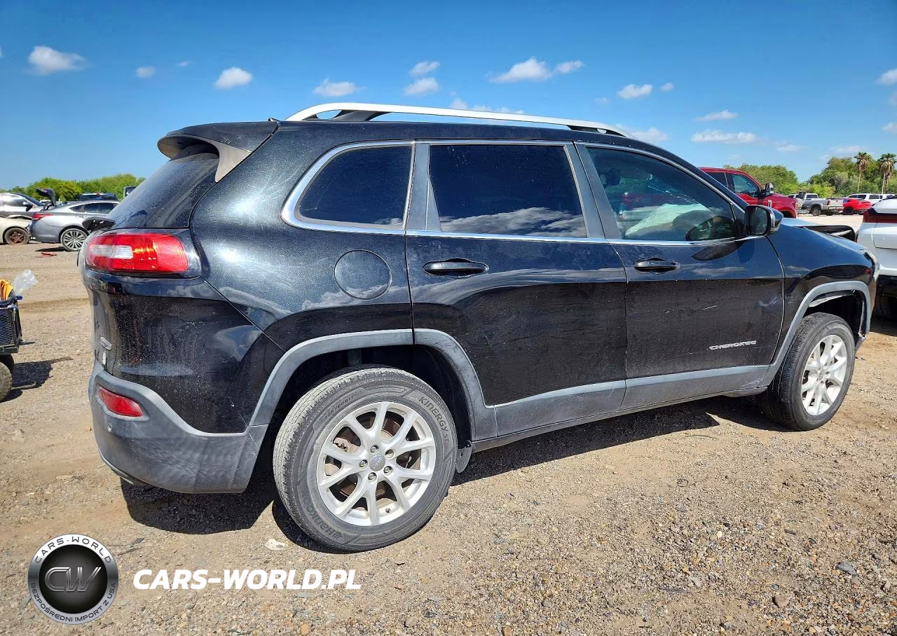 2016 Jeep Cherokee Latitude VIN:1C4PJLCS7GW108570 - 3