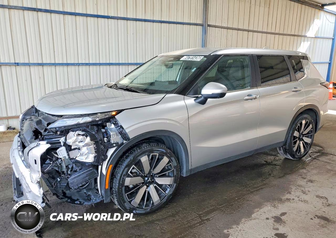 2025 Mitsubishi Outlander Se – zdjęcie 1 z 13