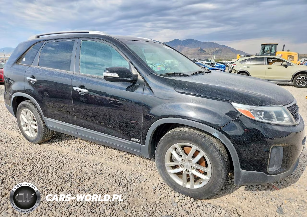 2015 Kia Sorento Lx VIN:5XYKTDA73FG598476 - 4