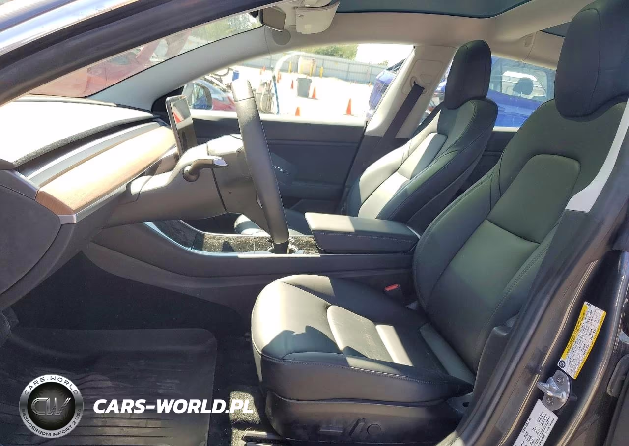 2019 Tesla Model 3 VIN:5YJ3E1EBXKF495696 - 7