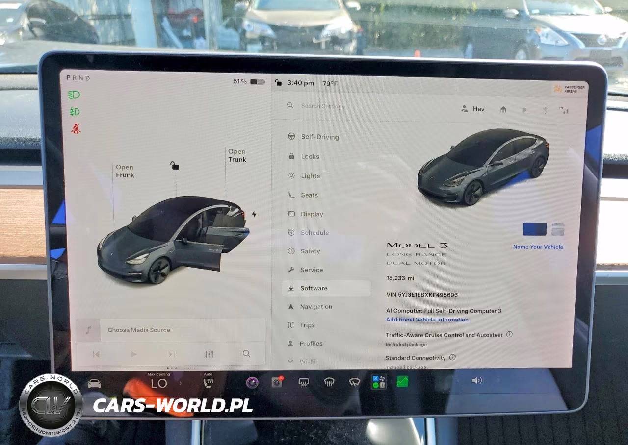 2019 Tesla Model 3 VIN:5YJ3E1EBXKF495696 - 9