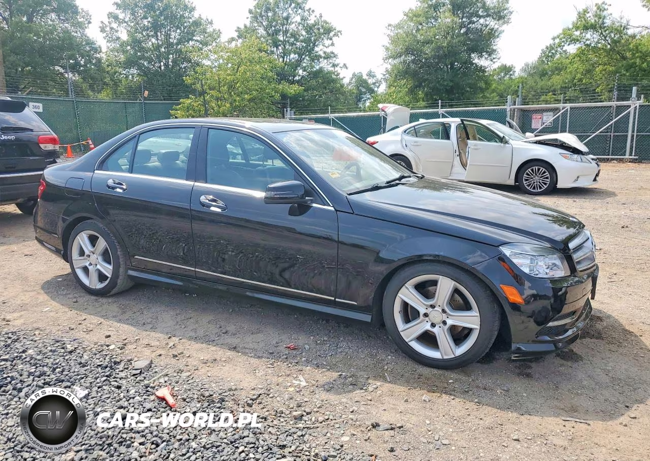 2011 Mercedes-Benz C 300 4Matic VIN:WDDGF8BB6BR175982 - 4