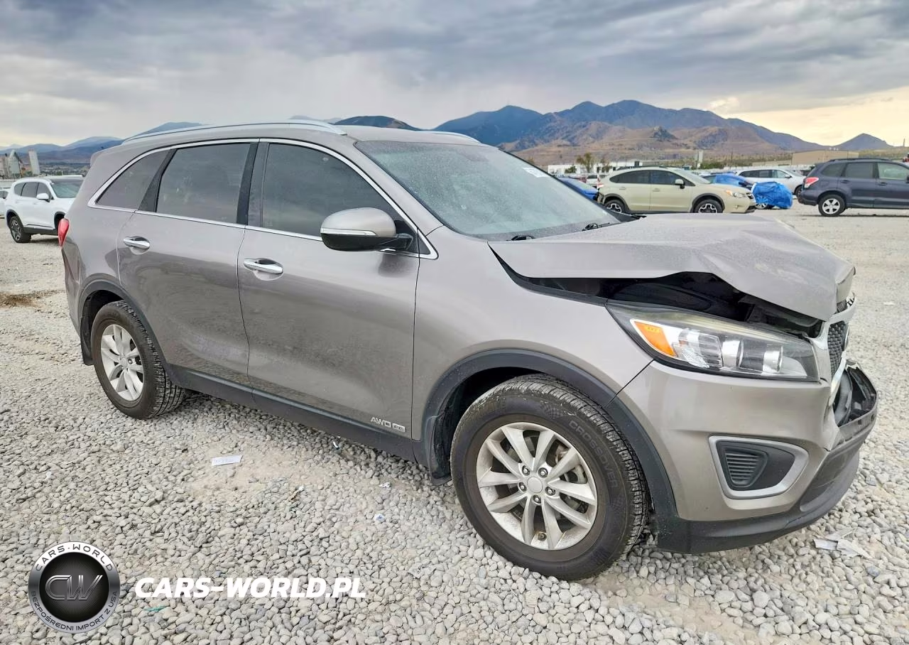 2016 Kia Sorento Lx V6 VIN:5XYPGDA5XGG137818 - 4