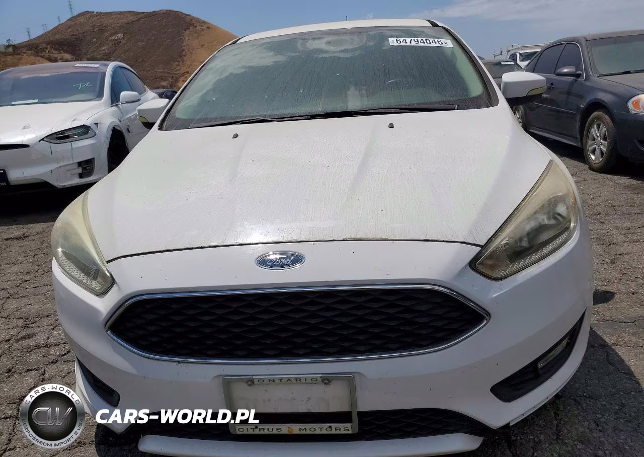 2015 Ford Focus Se VIN:1FADP3K26FL380343 - 5