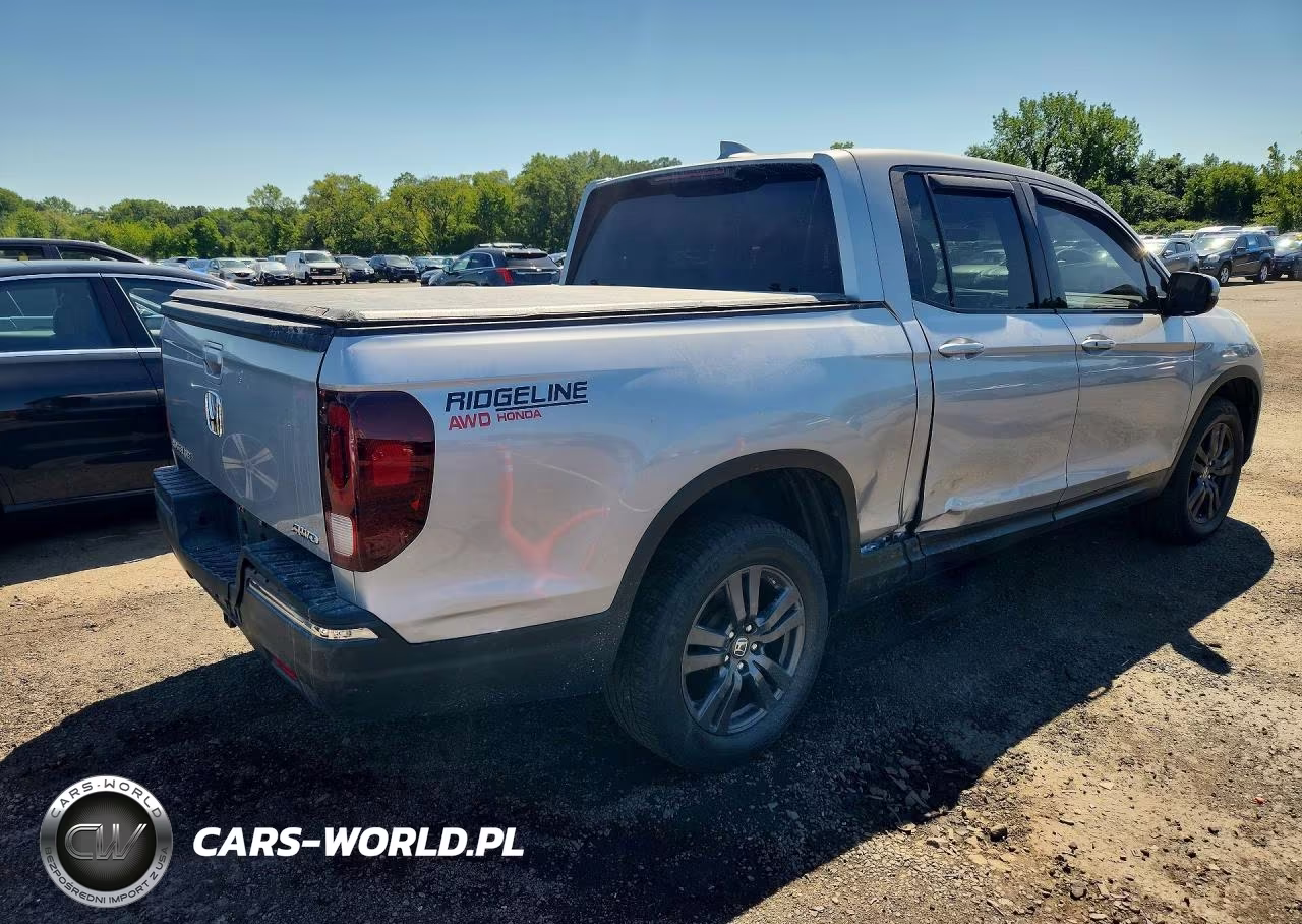 2018 Honda Ridgeline Sport VIN:5FPYK3F1XJB006686 - 3