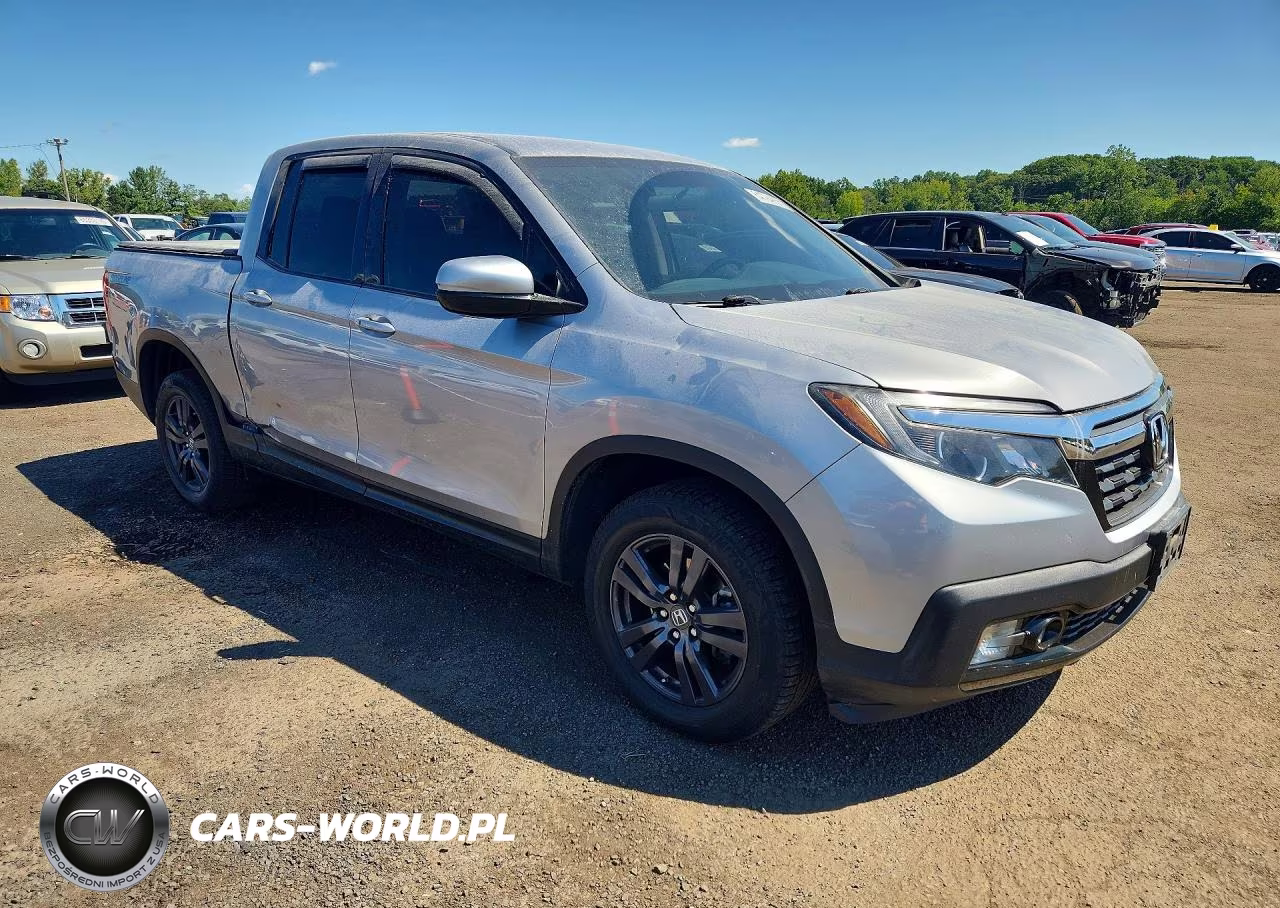 2018 Honda Ridgeline Sport VIN:5FPYK3F1XJB006686 - 4