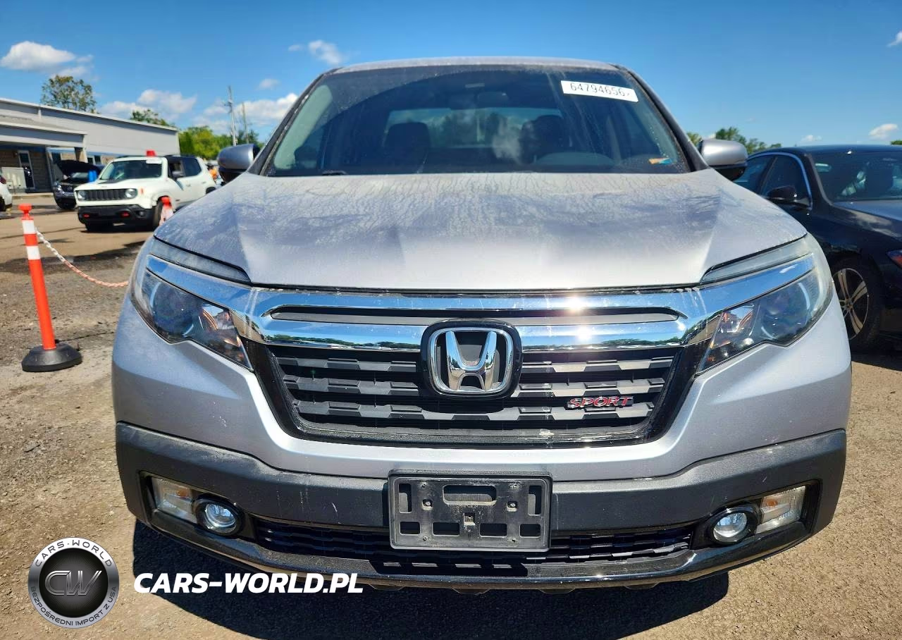 2018 Honda Ridgeline Sport VIN:5FPYK3F1XJB006686 - 5