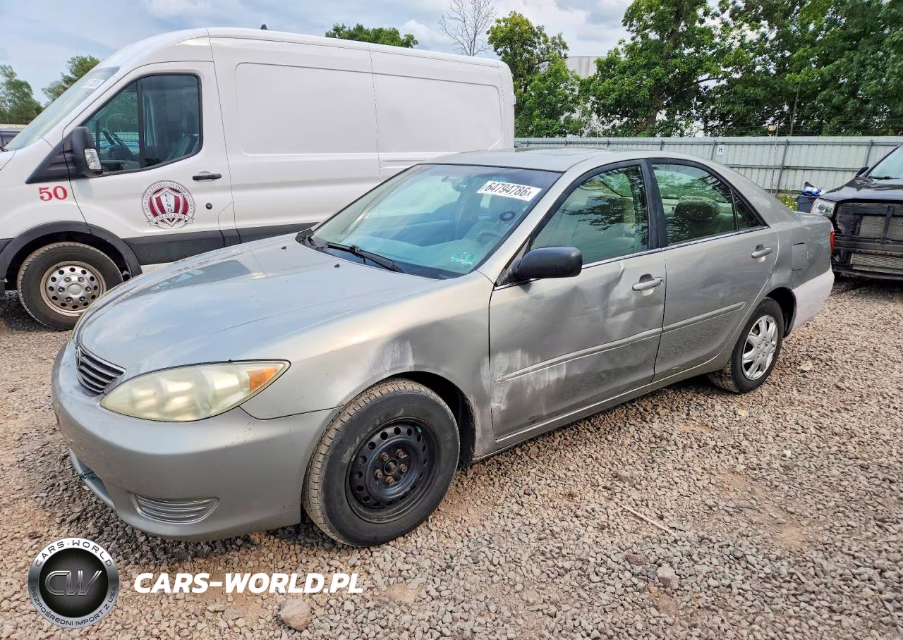 2005 Toyota Camry Le – zdjęcie 1 z 12