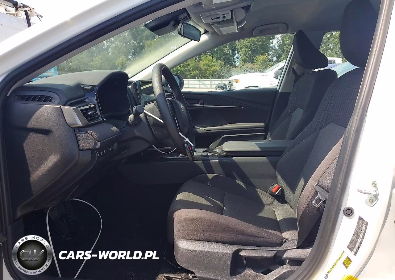 2026 Toyota Camry Le VIN:4T1DAACK7TU701032 - 7