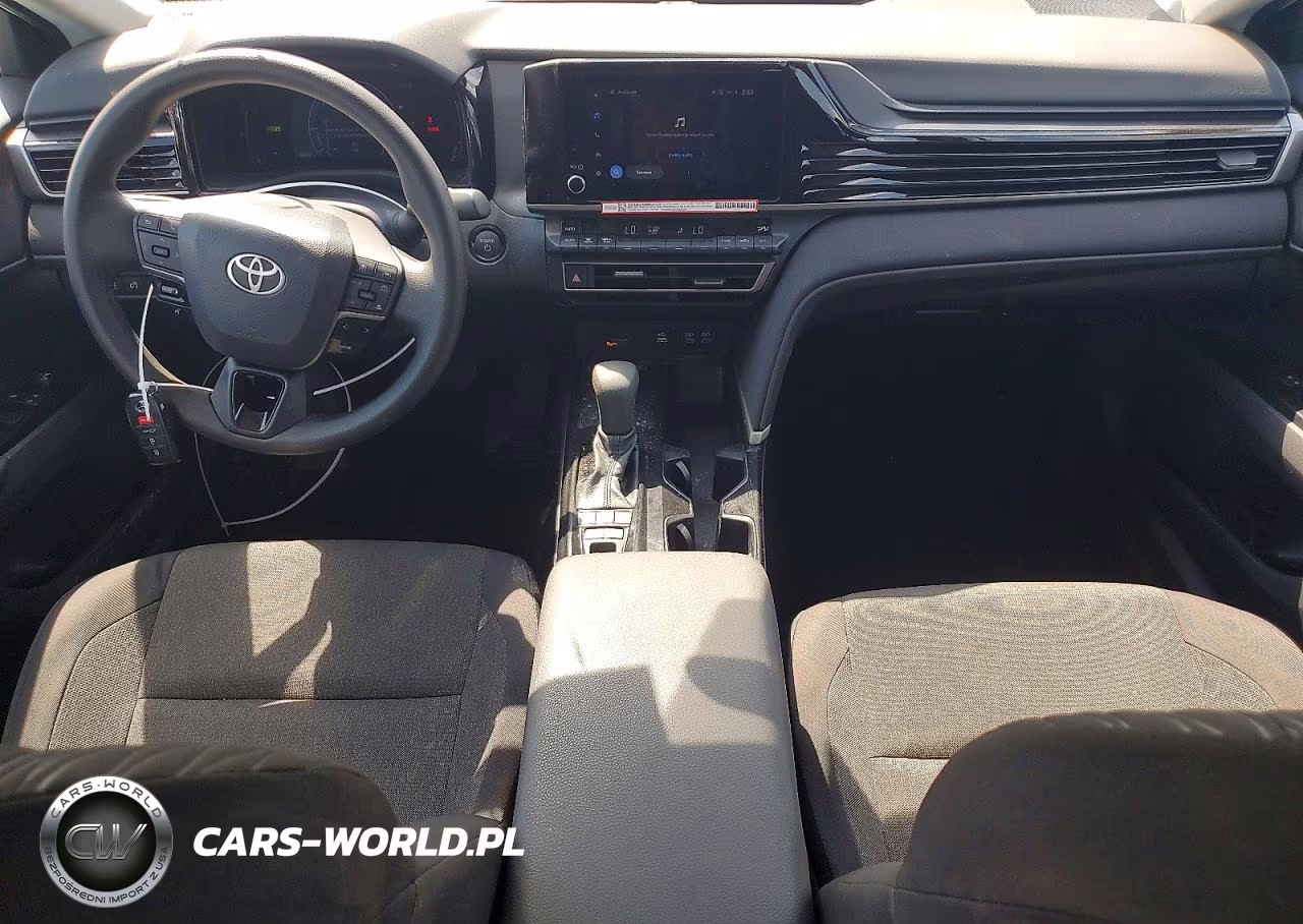 2026 Toyota Camry Le VIN:4T1DAACK7TU701032 - 8