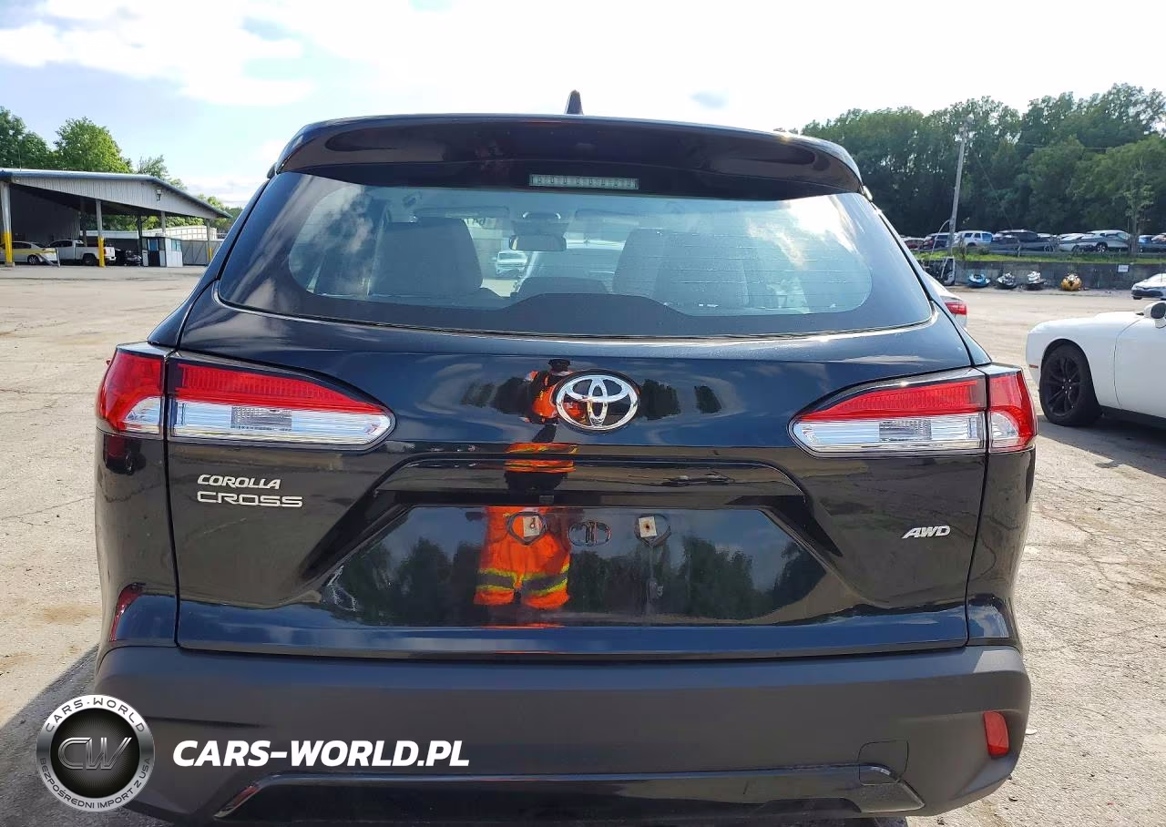 2025 Toyota Corolla Cross L VIN:7MUAAABG1SV130795 - 6