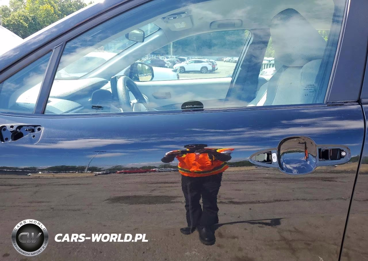 2025 Toyota Corolla Cross L VIN:7MUAAABG1SV130795 - 7