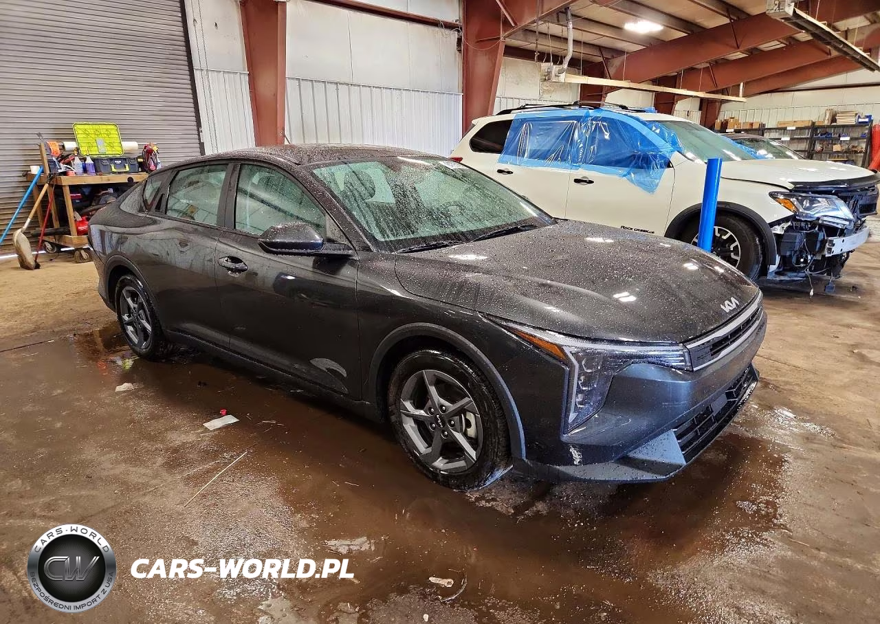 2025 Kia K4 Lxs VIN:3KPFT4DE8SE106754 - 4