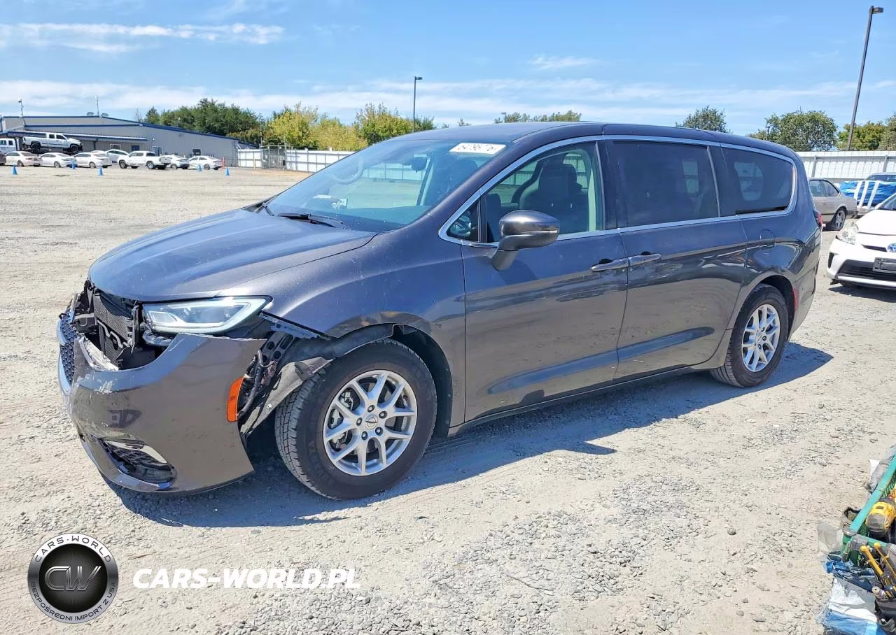 2023 Chrysler Pacifica Touring L VIN:2C4RC1BG3PR529456 - 1