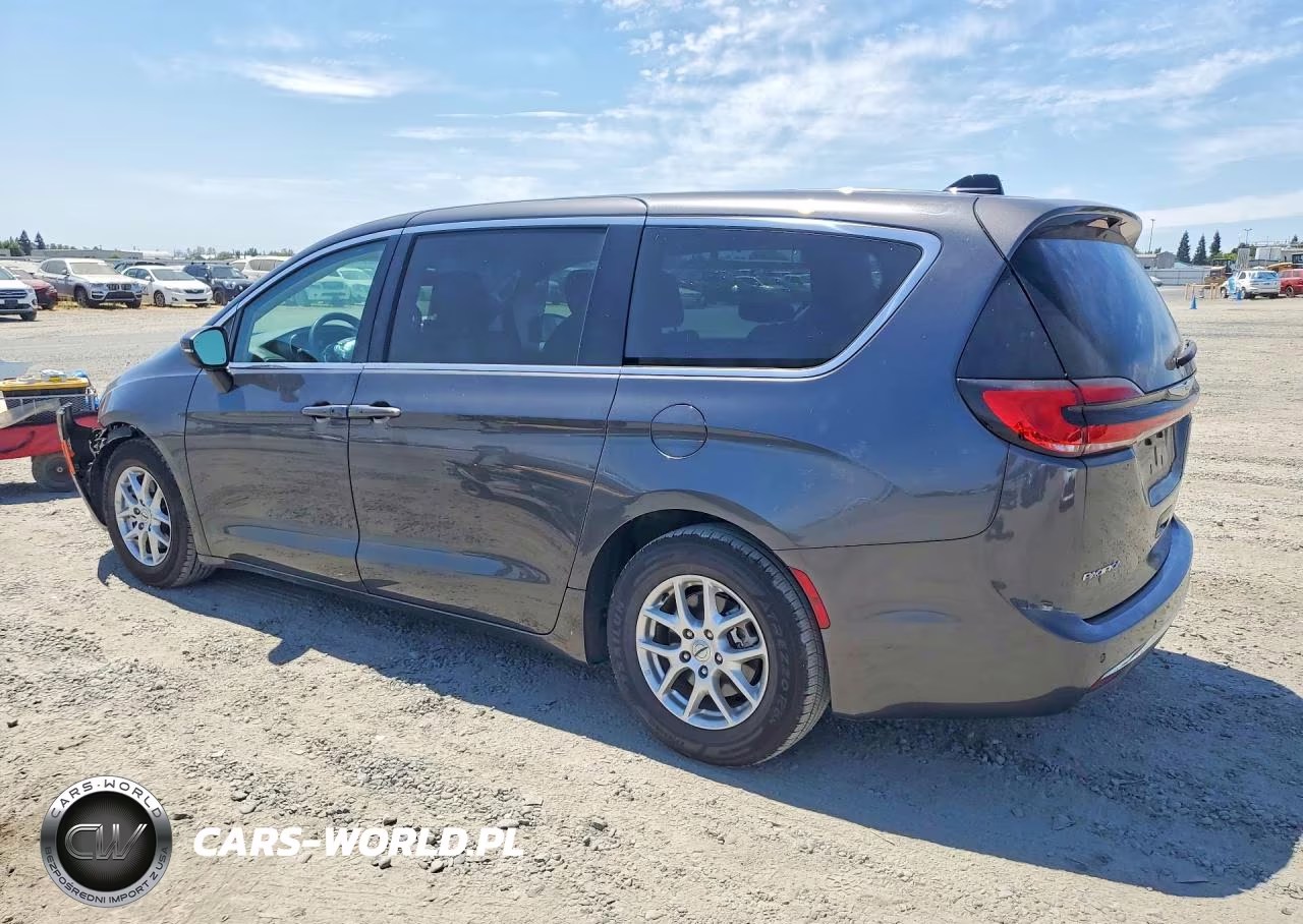 2023 Chrysler Pacifica Touring L VIN:2C4RC1BG3PR529456 - 2