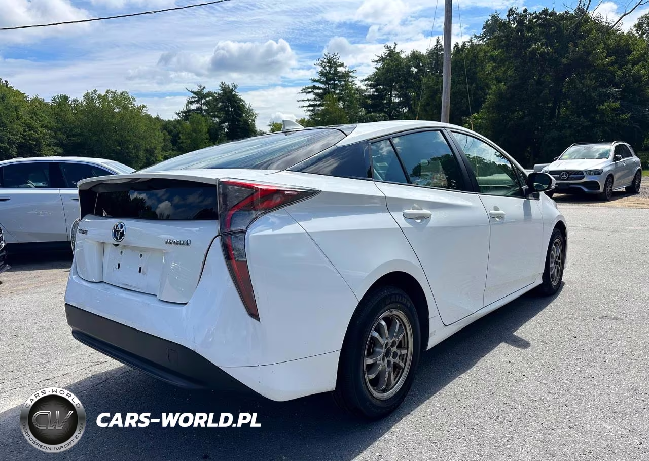 2018 Toyota Prius One VIN:JTDKBRFU9J3060117 - 3