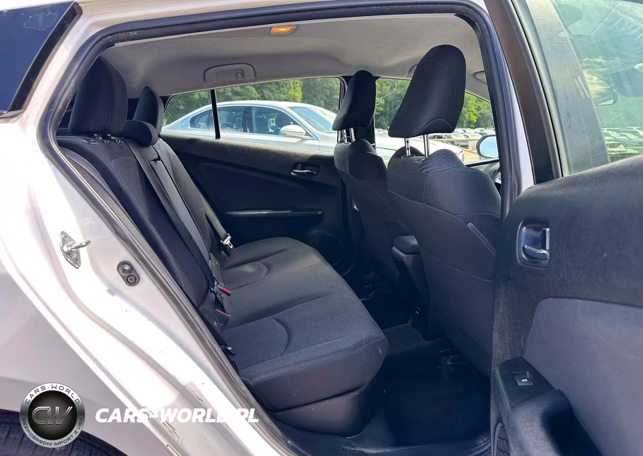 2018 Toyota Prius One VIN:JTDKBRFU9J3060117 - 5
