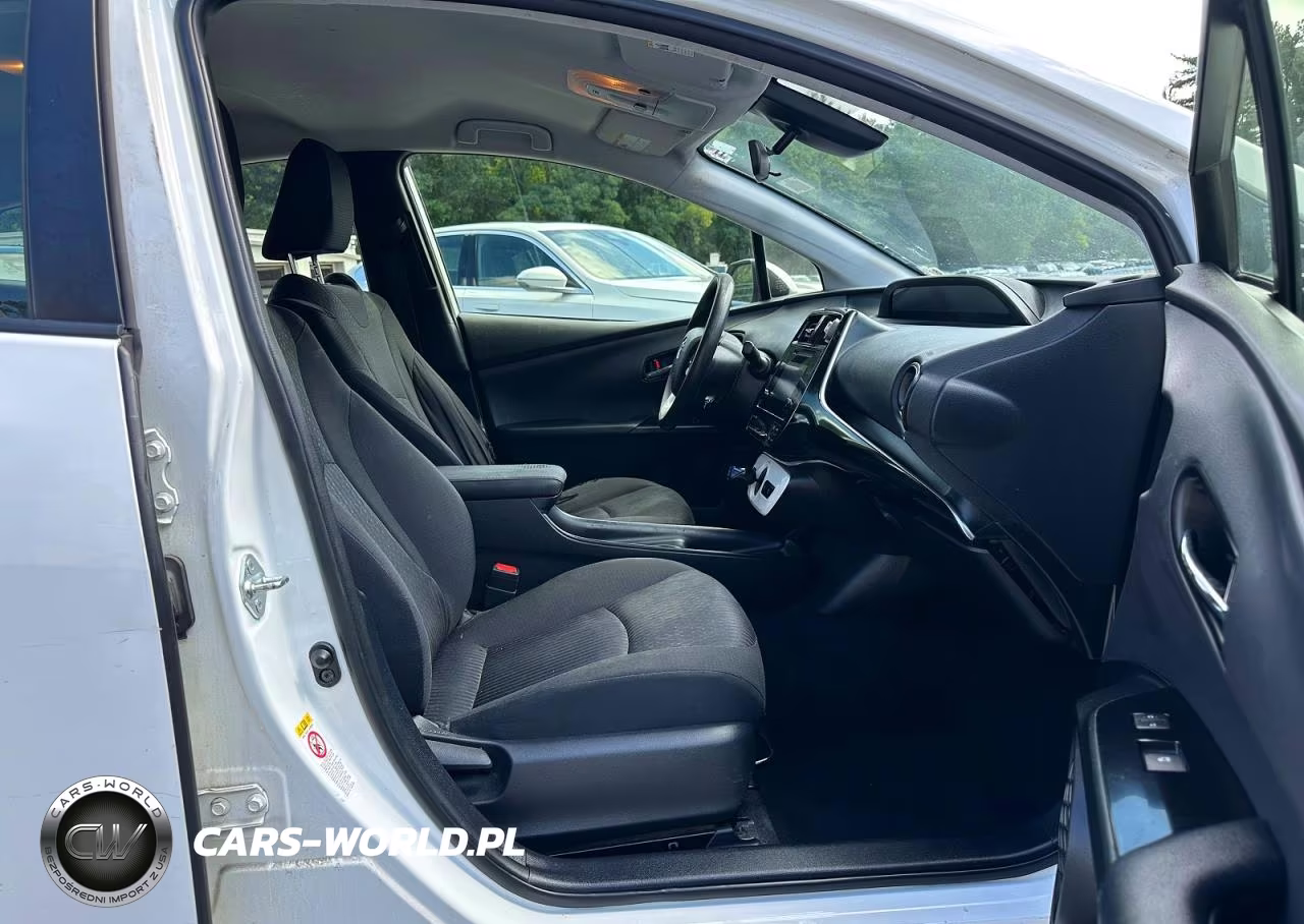 2018 Toyota Prius One VIN:JTDKBRFU9J3060117 - 8