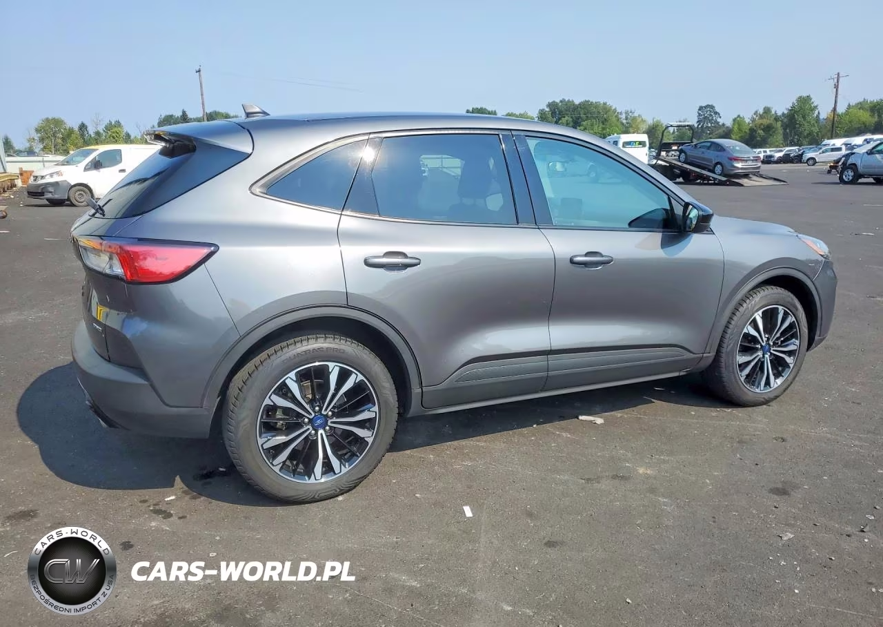 2021 Ford Escape Se VIN:1FMCU9G61MUA45796 - 3
