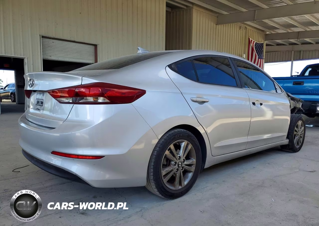 2018 Hyundai Elantra Sel VIN:5NPD84LF9JH276389 - 3