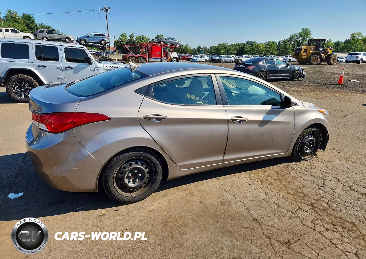 2011 Hyundai Elantra Gls VIN:5NPDH4AE6BH019945 - 3