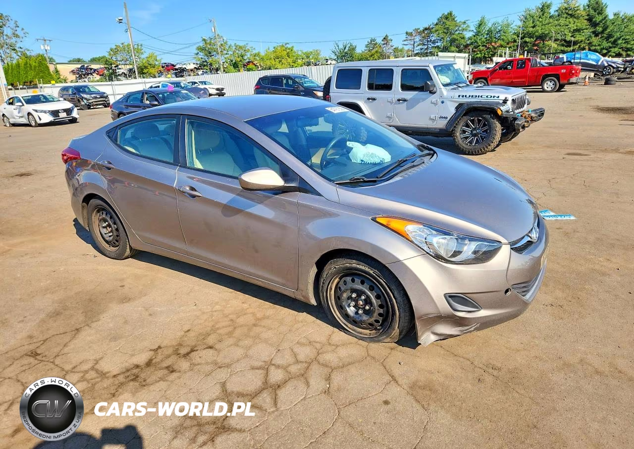2011 Hyundai Elantra Gls VIN:5NPDH4AE6BH019945 - 4