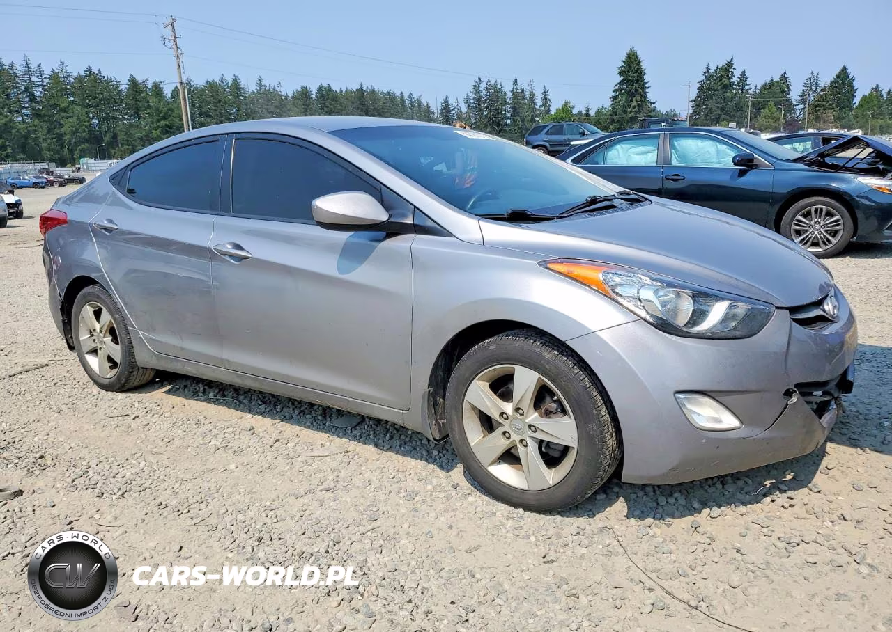 2013 Hyundai Elantra Gls VIN:KMHDH4AE4DU770854 - 4