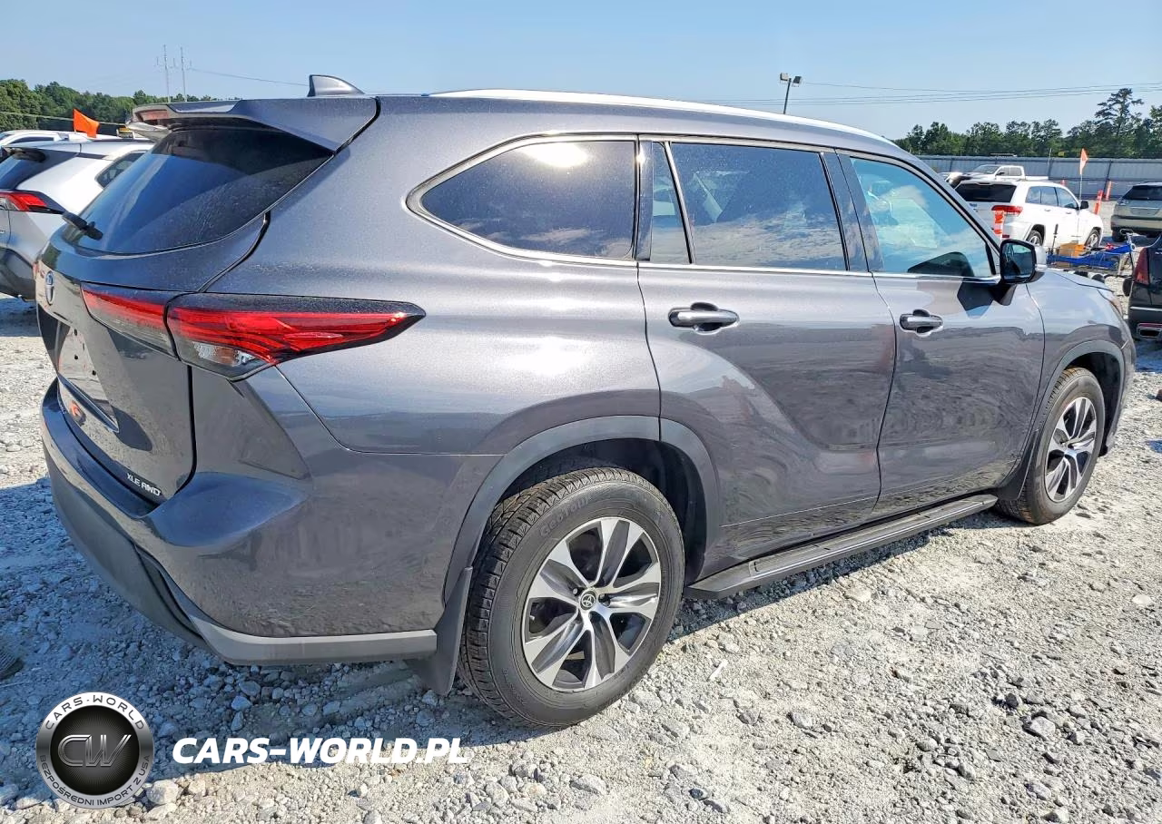 2021 Toyota Highlander Xle VIN:5TDGZRBH8MS528707 - 3