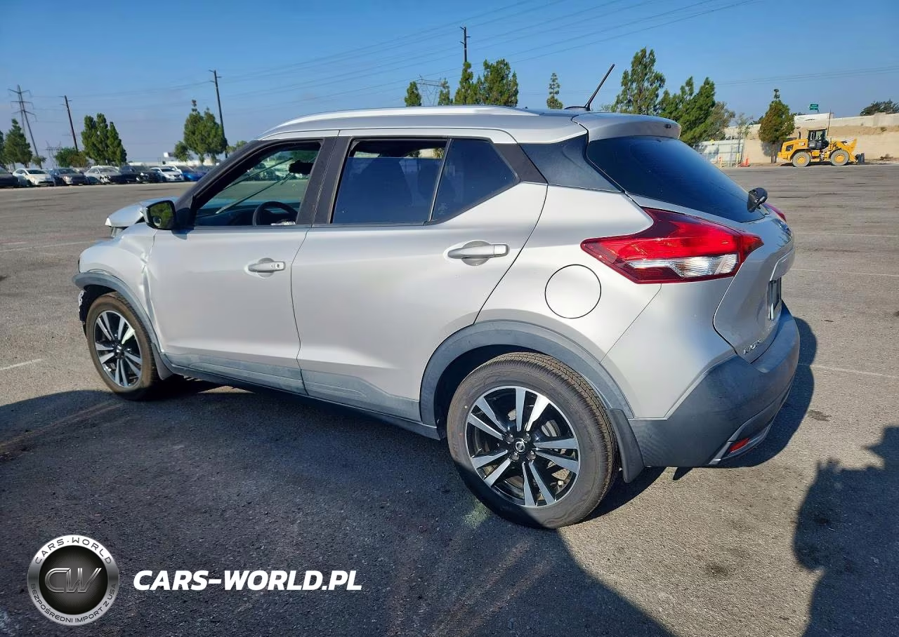 2019 Nissan Kicks Sv VIN:3N1CP5CU8KL519620 - 2