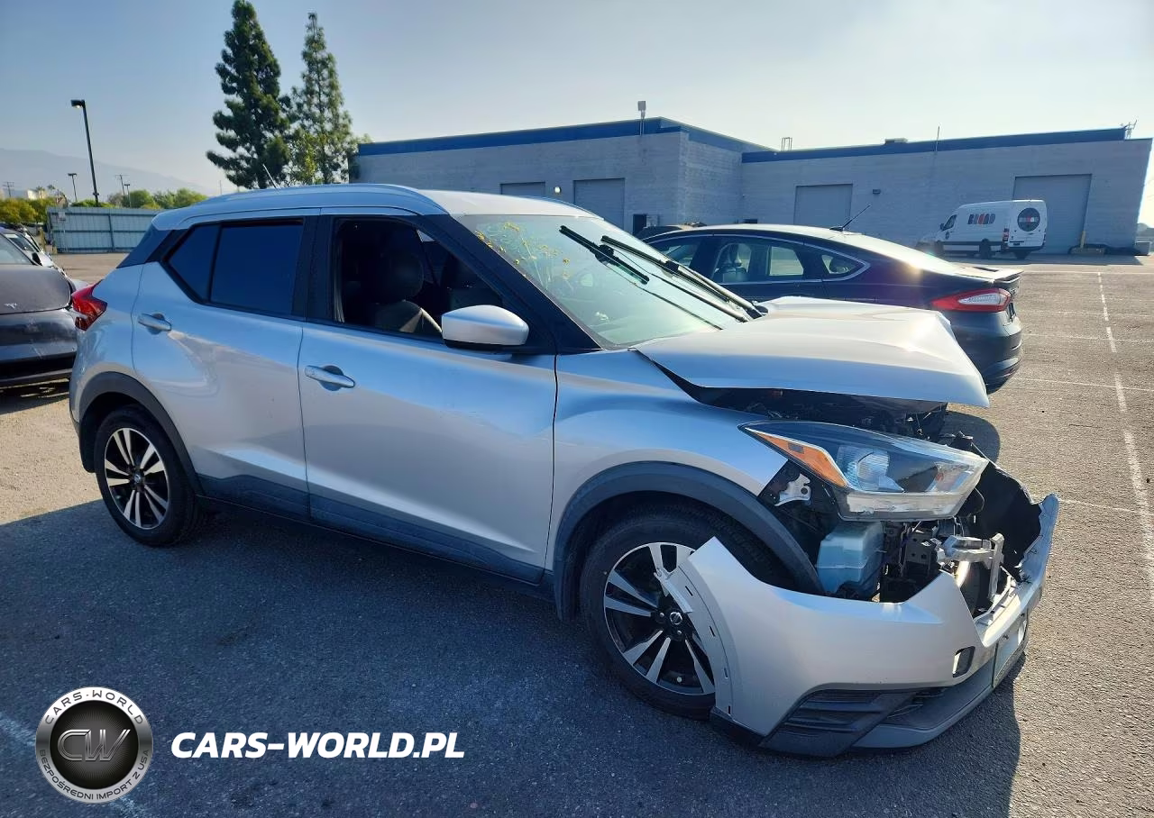 2019 Nissan Kicks Sv VIN:3N1CP5CU8KL519620 - 4