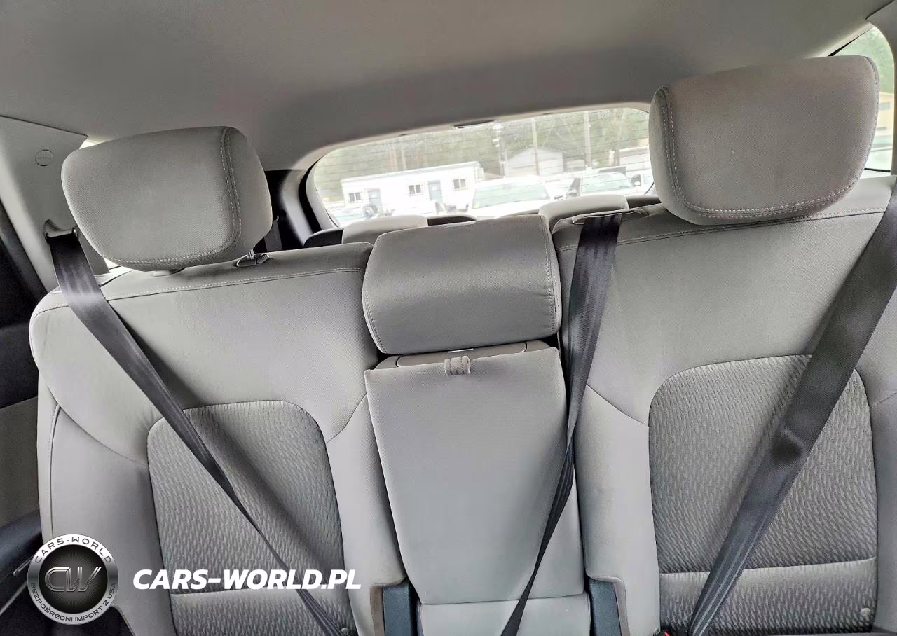 2017 Hyundai Santa Fe Se VIN:KM8SMDHF3HU184461 - 10