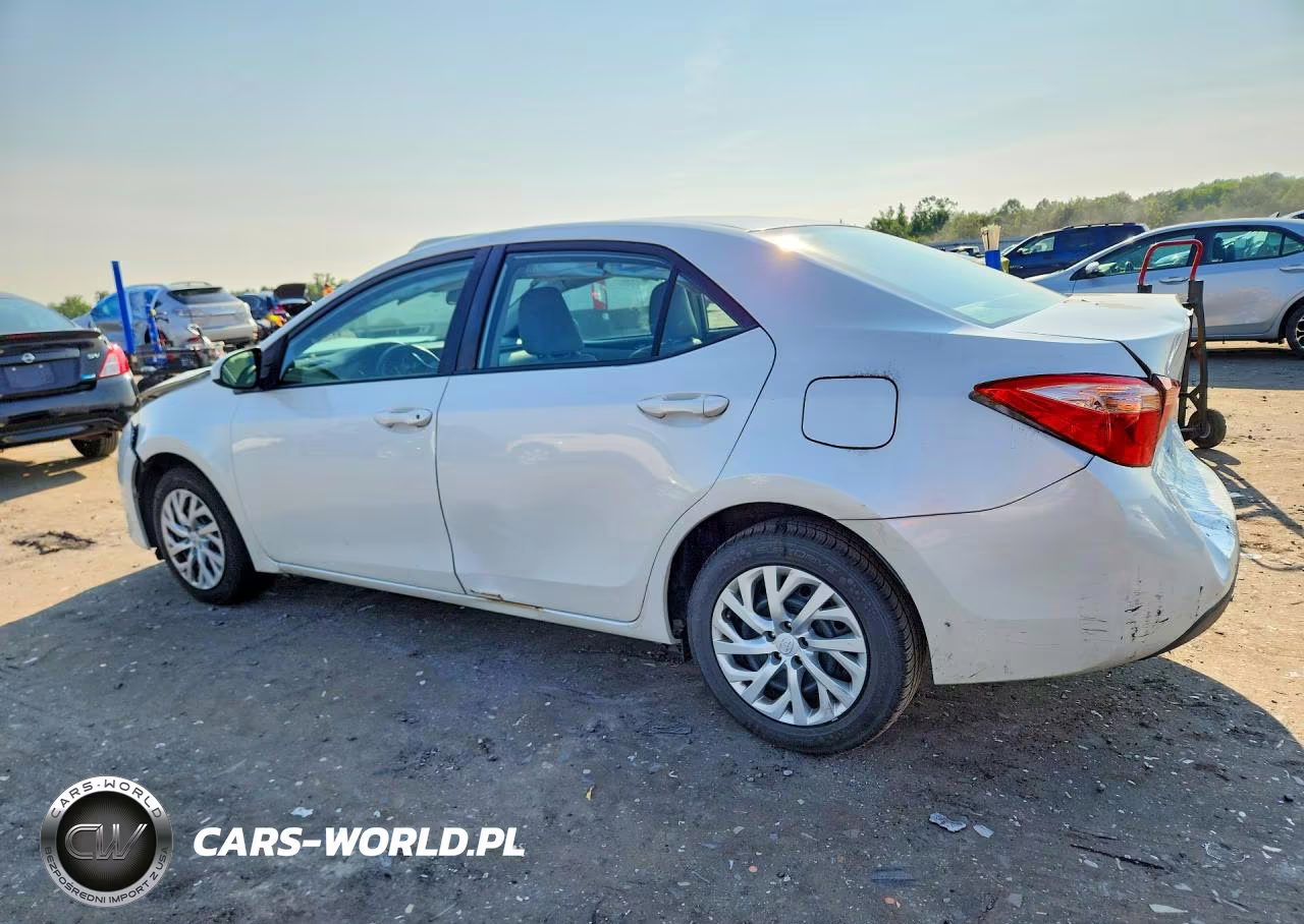 2017 Toyota Corolla Le VIN:5YFBURHE7HP593052 - 2