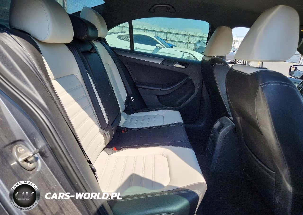 2016 Volkswagen Jetta Sport VIN:3VWD17AJ8GM302722 - 10