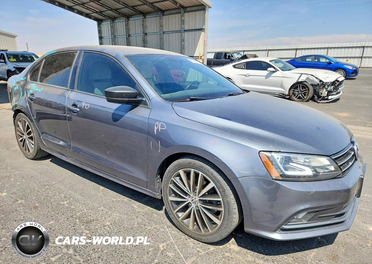 2016 Volkswagen Jetta Sport VIN:3VWD17AJ8GM302722 - 4