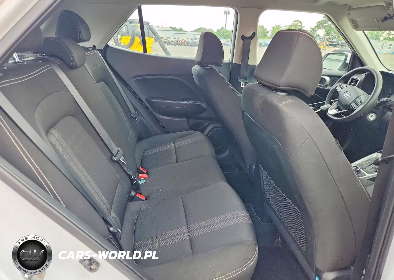 2020 Hyundai Venue Sel VIN:KMHRC8A3XLU038480 - 10