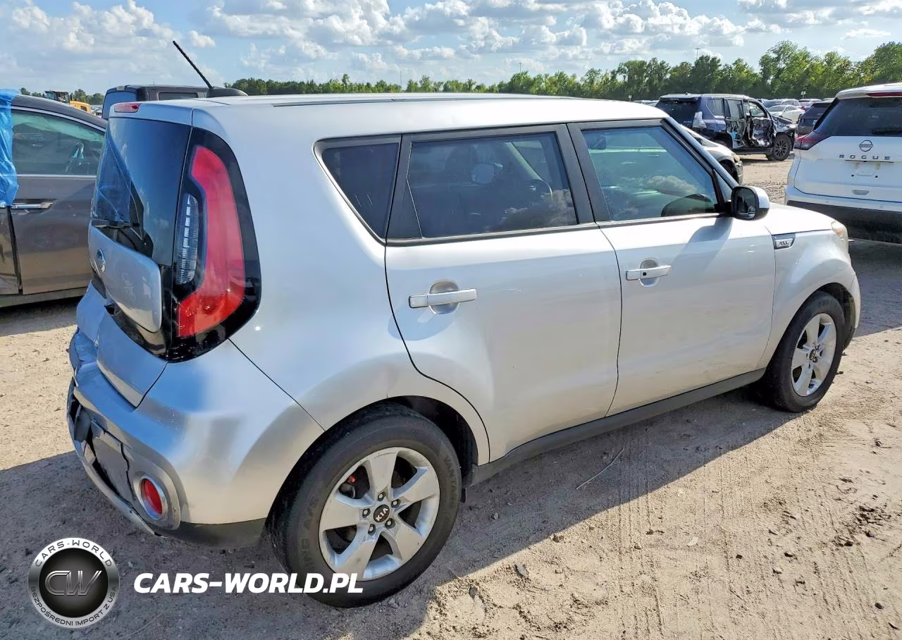 2018 Kia Soul + VIN:KNDJP3A51J7579696 - 3