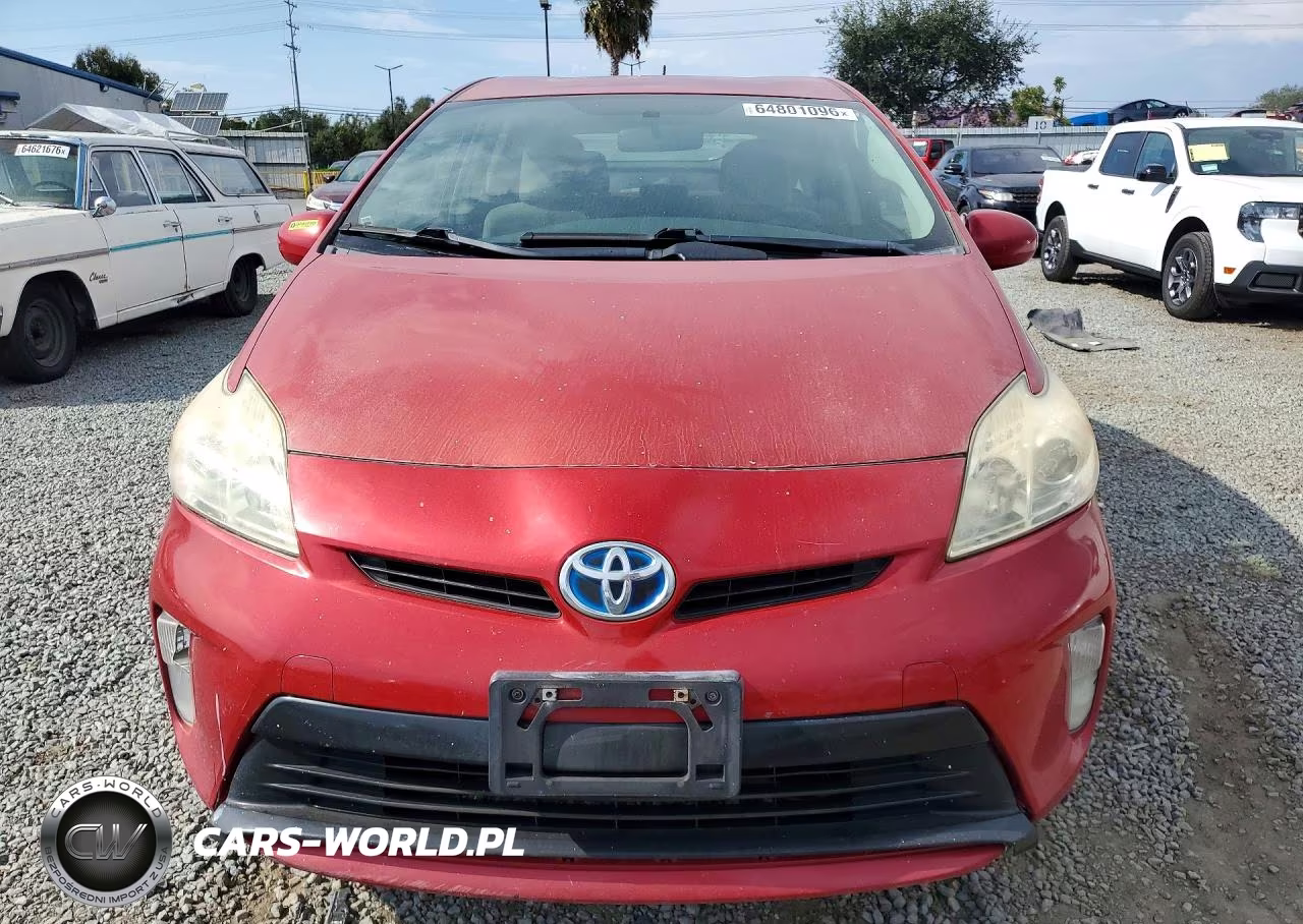 2014 Toyota Prius Three VIN:JTDKN3DU5E1750102 - 5