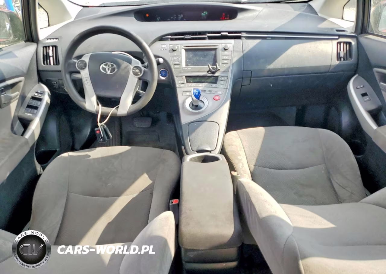 2014 Toyota Prius Three VIN:JTDKN3DU5E1750102 - 8