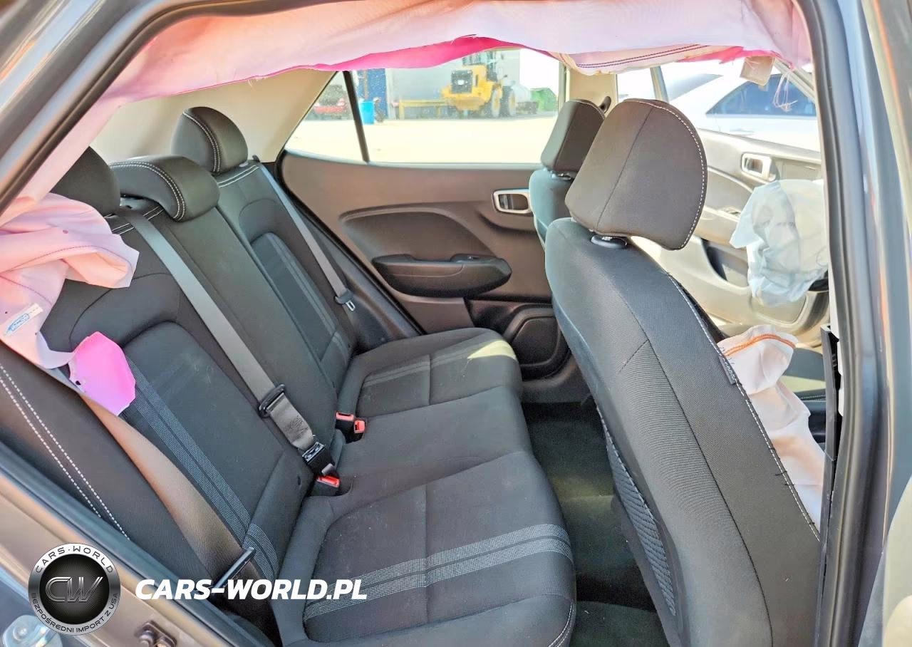 2024 Hyundai Venue Sel VIN:KMHRC8A32RU292337 - 10