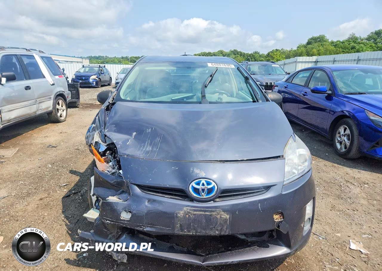 2011 Toyota Prius Two VIN:JTDKN3DU2B1429808 - 5