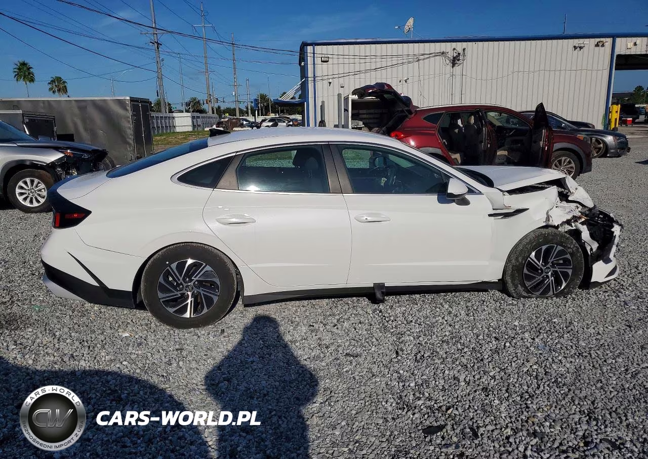 2026 Hyundai Sonata Hybrid Blue VIN:KMHL24JJ5TA156549 - 3