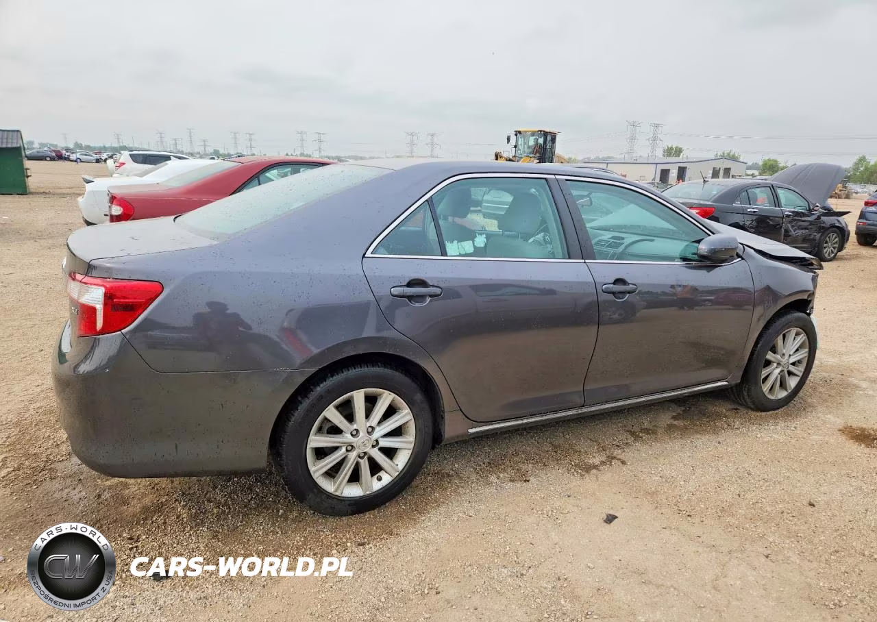 2014 Toyota Camry Xle VIN:4T4BF1FK1ER367089 - 3