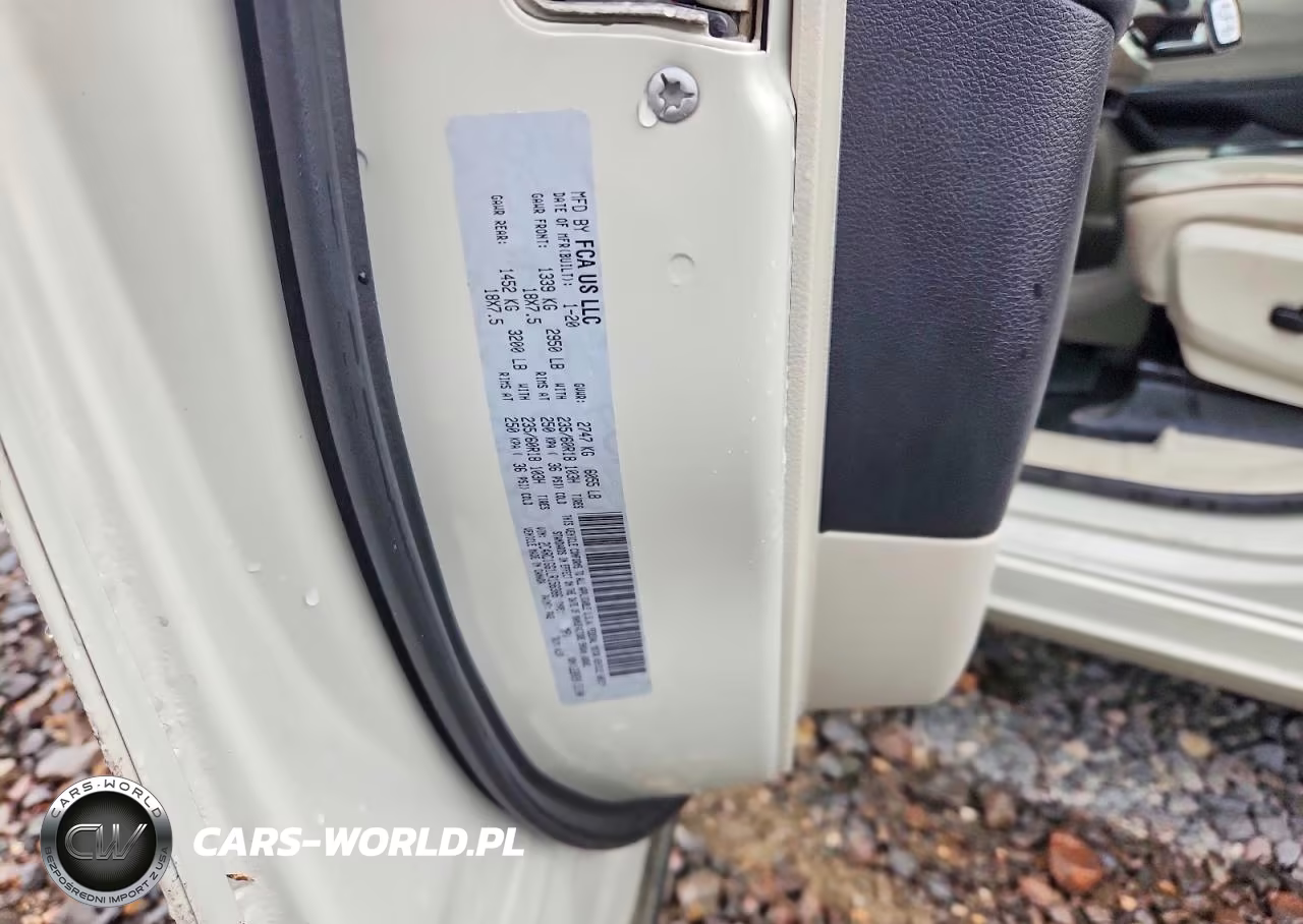 2020 Chrysler Pacifica Limited VIN:2C4RC1GG1LR156386 - 13