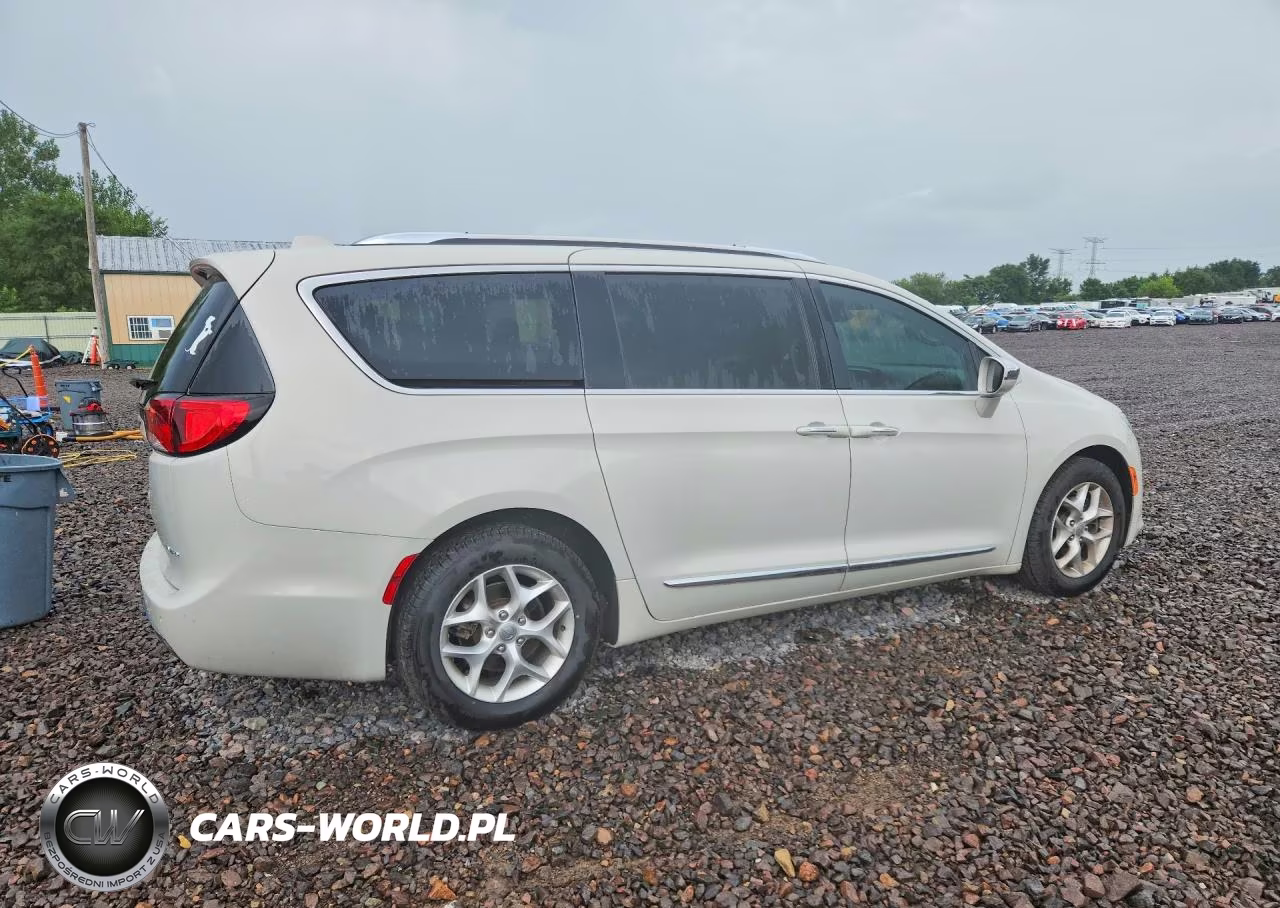2020 Chrysler Pacifica Limited VIN:2C4RC1GG1LR156386 - 3