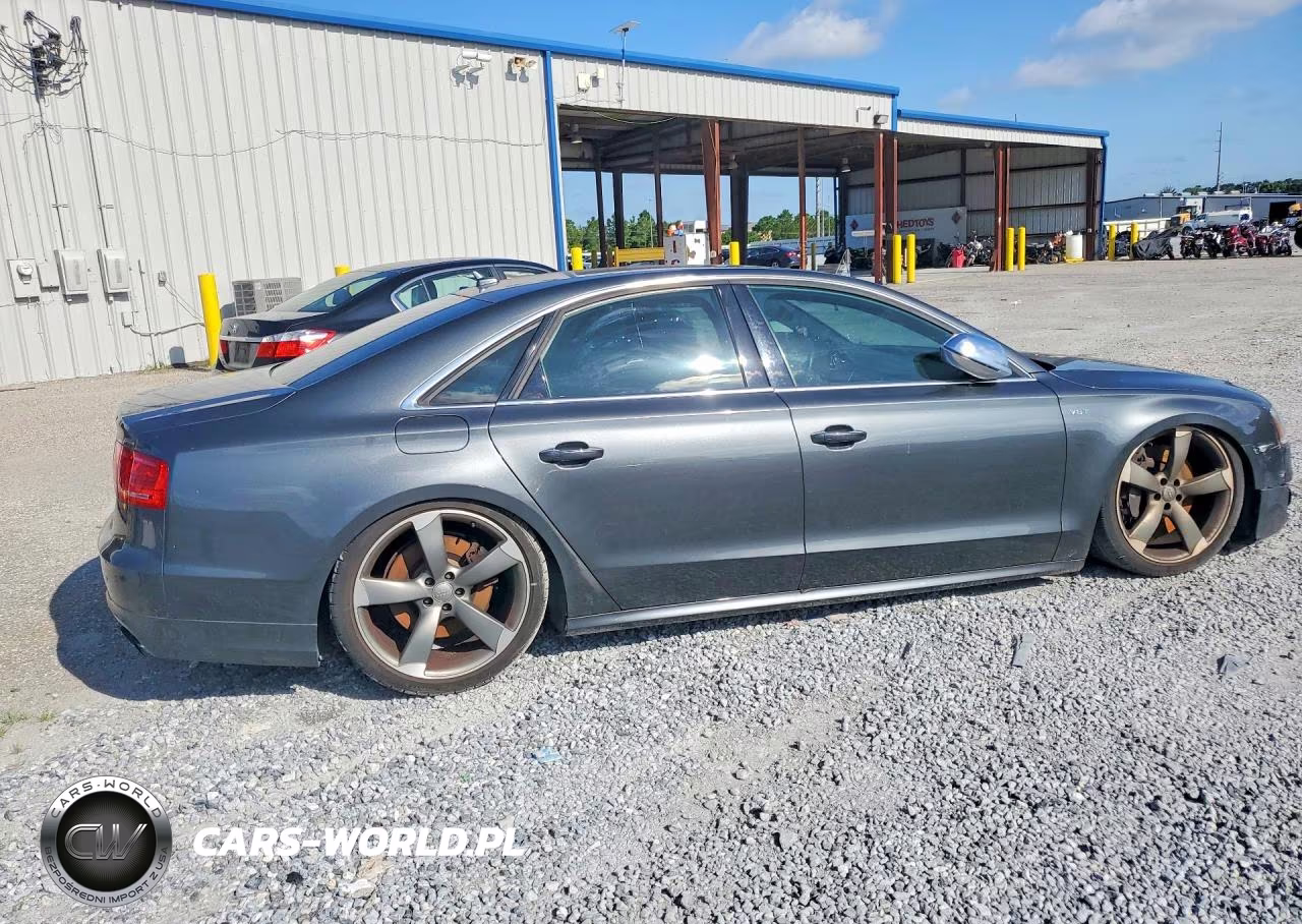 2014 Audi S8 Quattro VIN:WAUD2AFD1EN007994 - 3