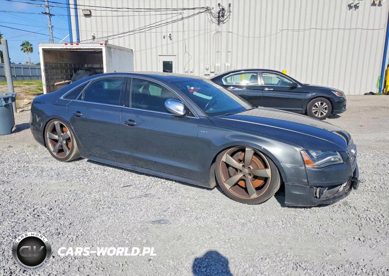 2014 Audi S8 Quattro VIN:WAUD2AFD1EN007994 - 4